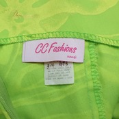 フラダンス 衣装 CC Fashions CCファッション ワンピース ドレス グリーン系 ハワイ製 ワントーン フリル プルメリア柄 ティアレ柄 かわいい 華やか 鮮やか 爽やか 明るい ハワイアン アロハ ハワイアンプリント フラ ダンス レッスン 練習