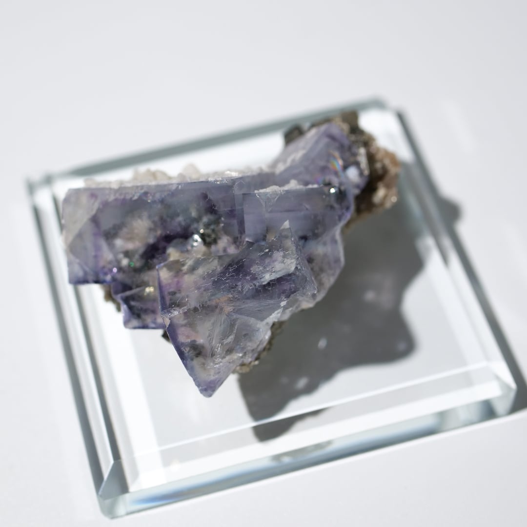 ヤオガンシャン産 フローライト 共生 / 原石 標本【A_4】 | ariife