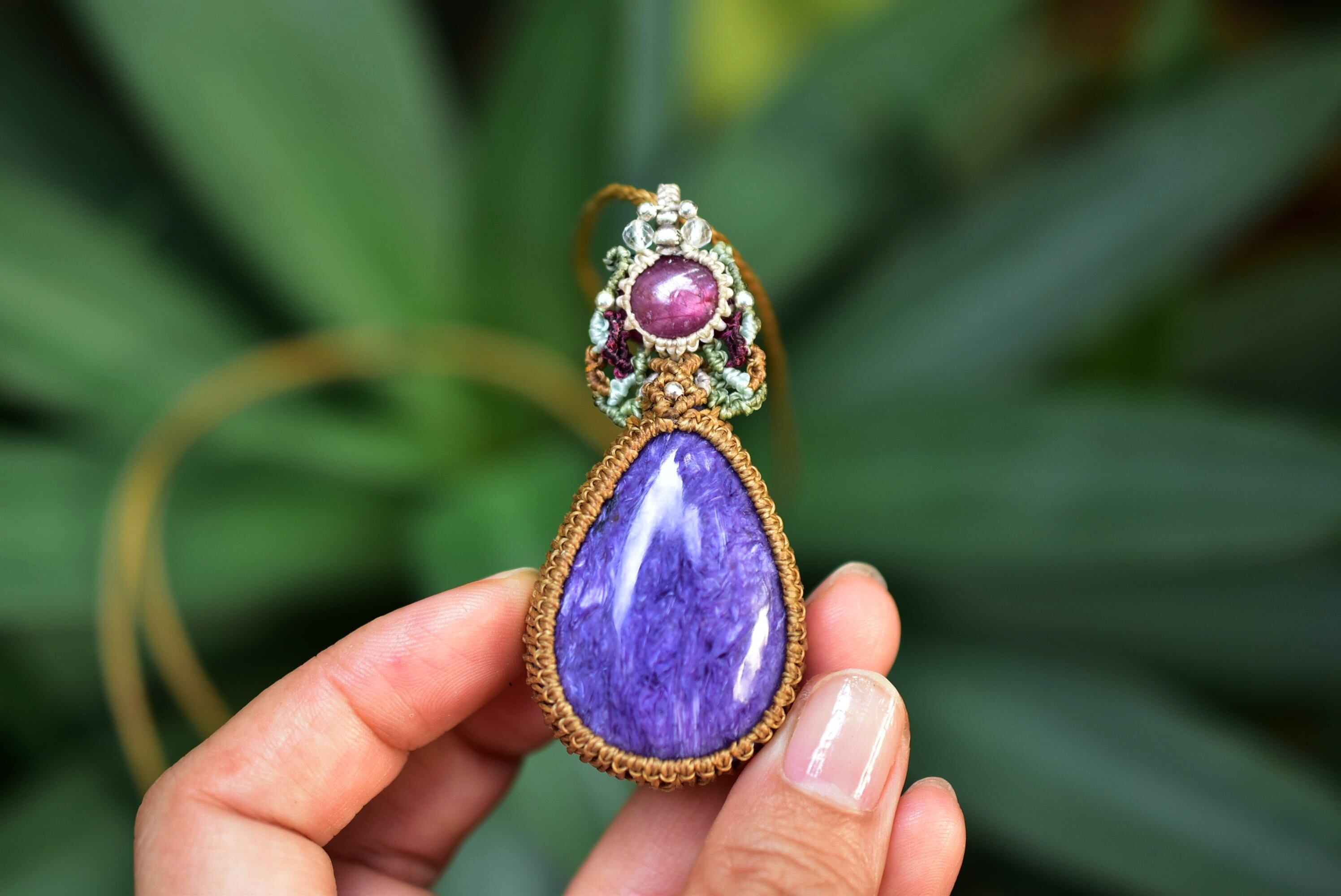 優しい力★スタールビーと大粒チャロアイト マクラメペンダントcharo003