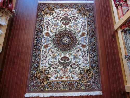 ペルシャ絨毯　 手織り　イスファハーン産【リビングサイズ】117