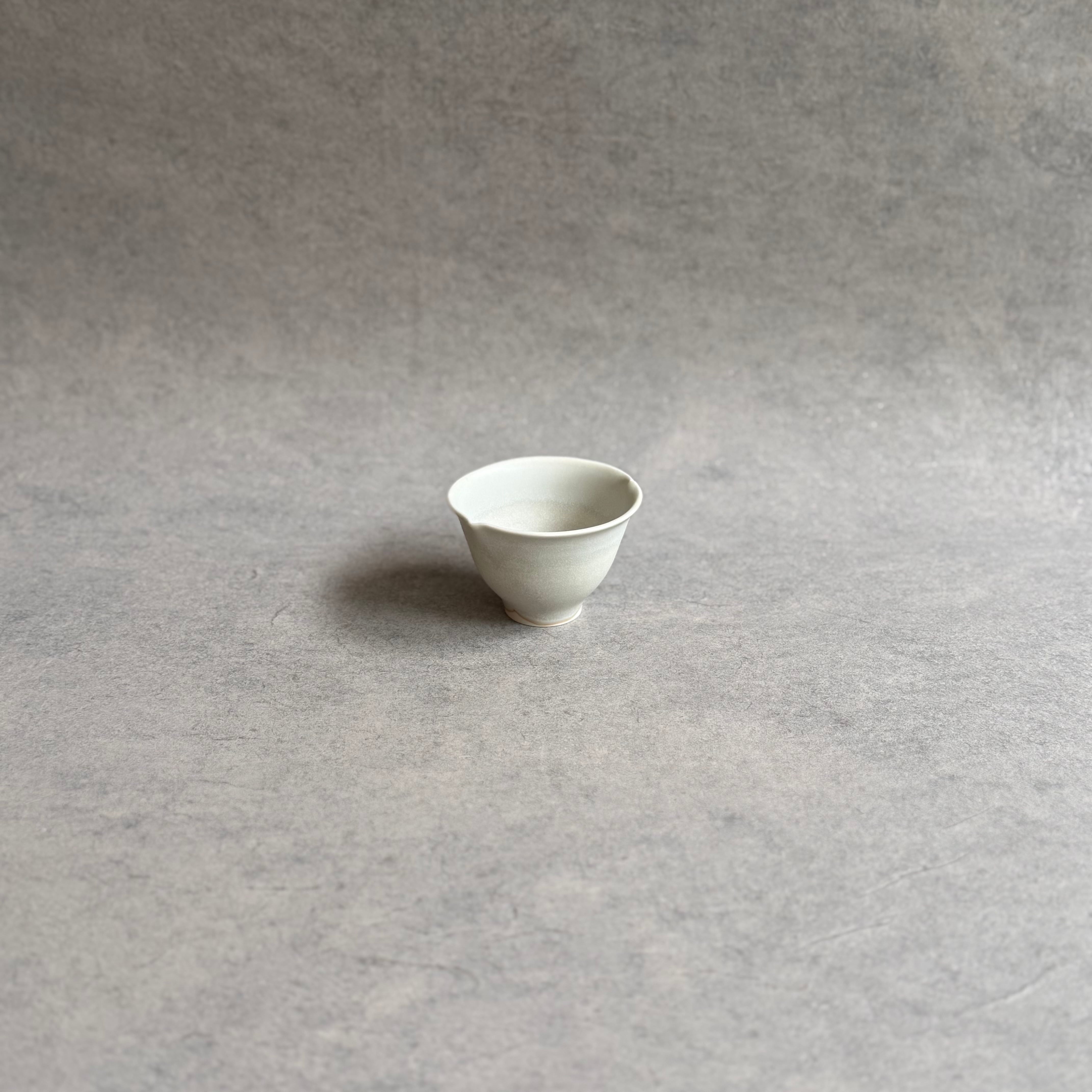 杉原万理江 茶杯 小 (ホワイト)