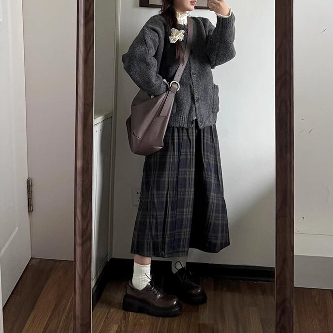 フリルスカート、ブラウス、カーディガンの３点セットです❣ 3点セット】フリルネックニット＋ポケット付きニット