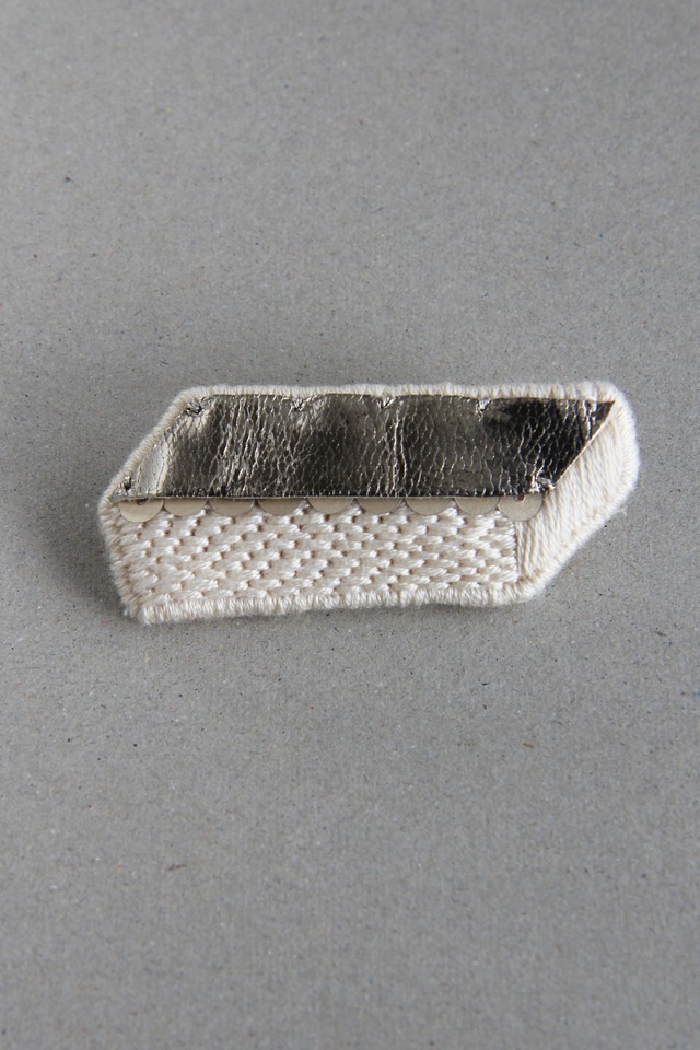 brooch no.54