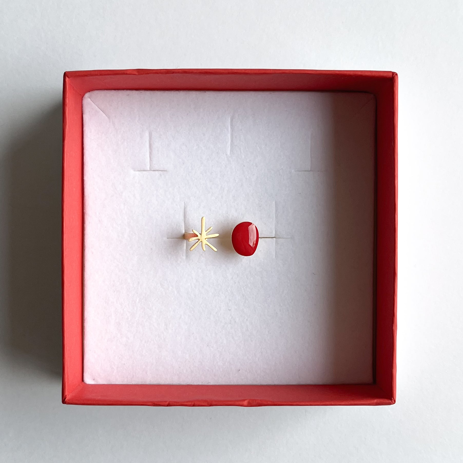 WEB限定】ミロ リング Femme devant le soleil ゴールド | hmm, by