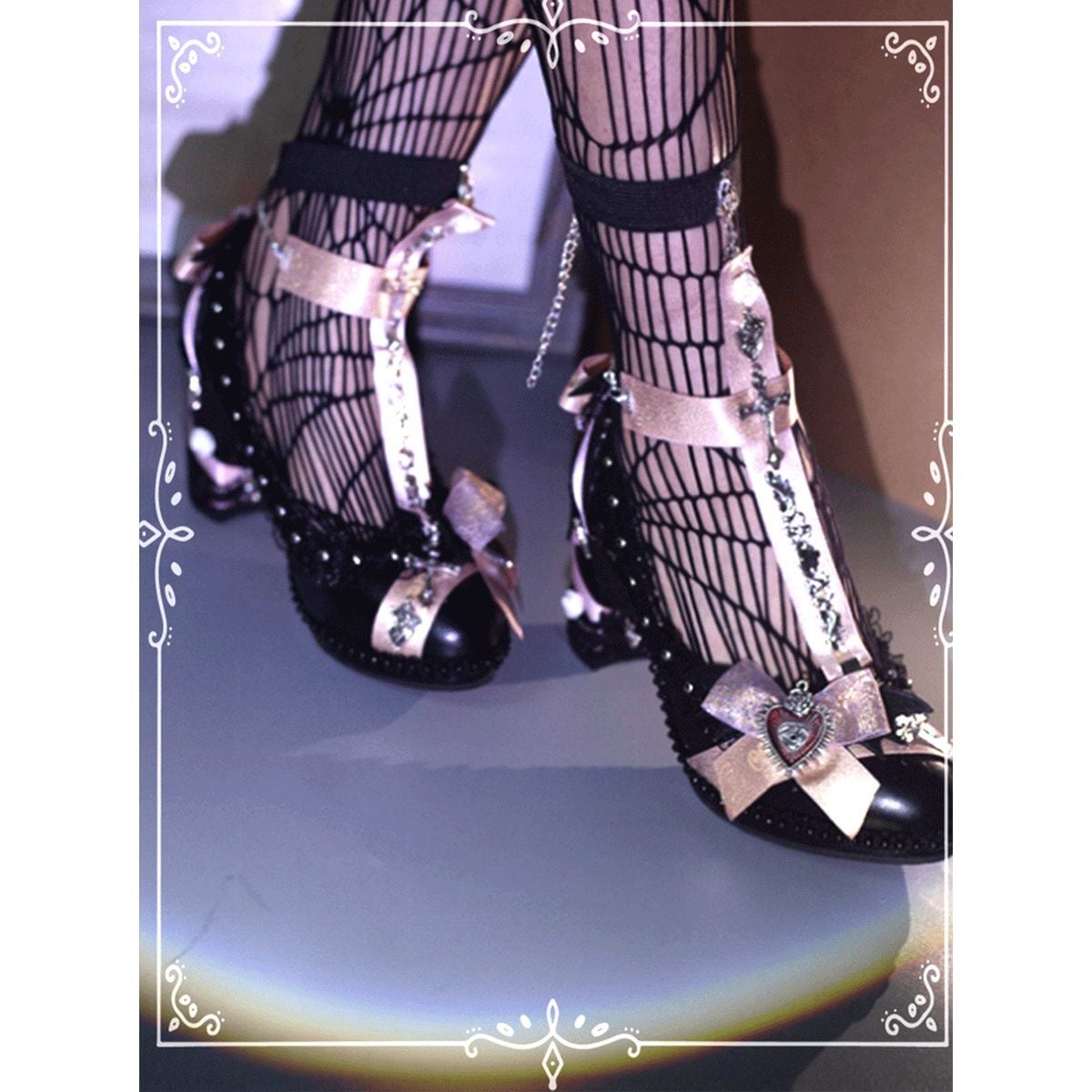 断罪のデコラティブ・ヒール・十字架チェーン付きパンプス | Maiden's Rêve