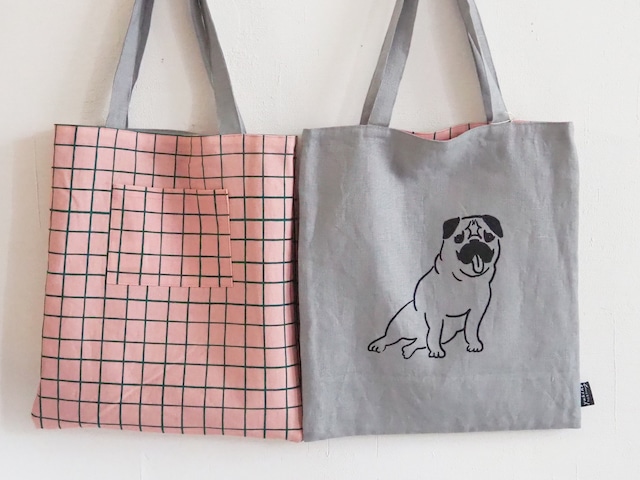 リバーシブルトートBAG「PUG (blue gray × pink check)」