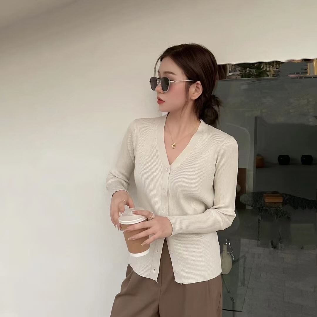 シンプルVネックカーディガン　AJ1050-9318