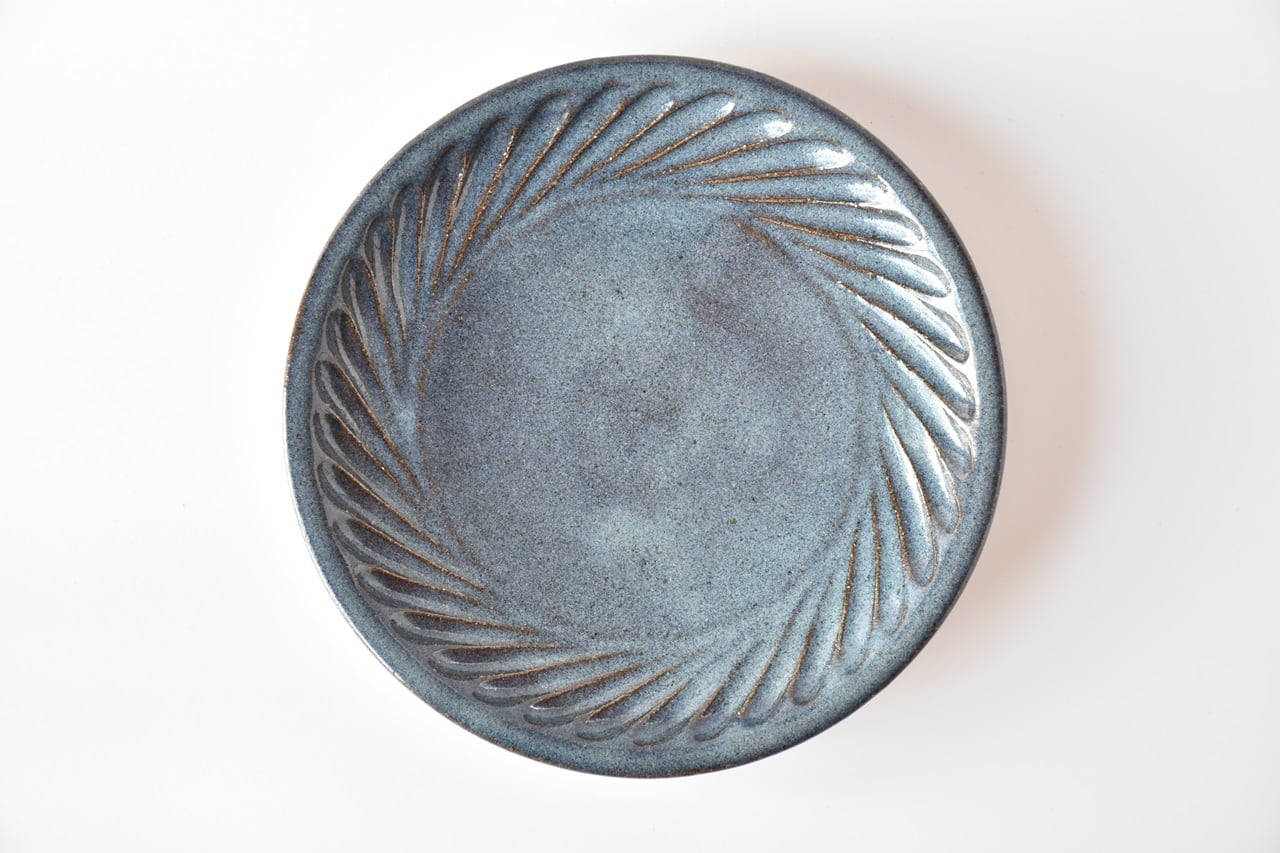 【専用】小代瑞穂窯　しのぎ　福田るい　皿　３点 小代瑞穂窯 / 福田るい : しのぎ 7寸皿 斜めしのぎ 青 | 器と暮らし 旅船頭