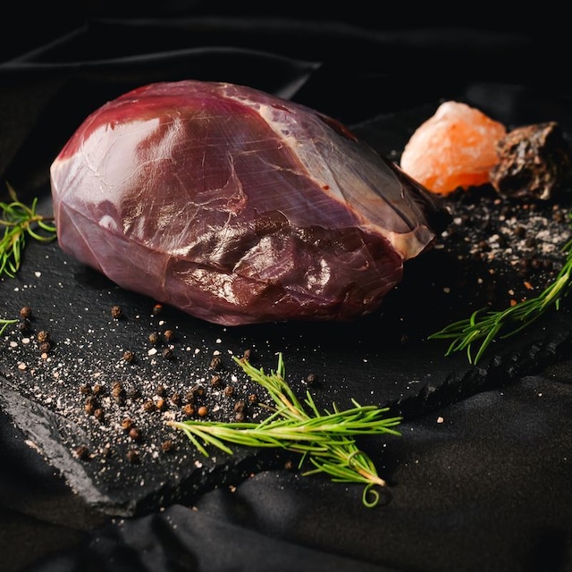 【バランスの極み】キメ細かく、弾力ある旨味。岩泉ジビエ 鹿芯玉 200g