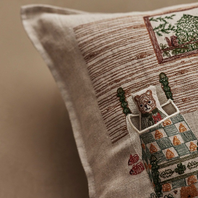 Coral & Tusk クッションカバー Three Little Bear (30x40)