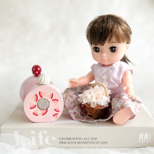 Doll pinkwhite flower basket