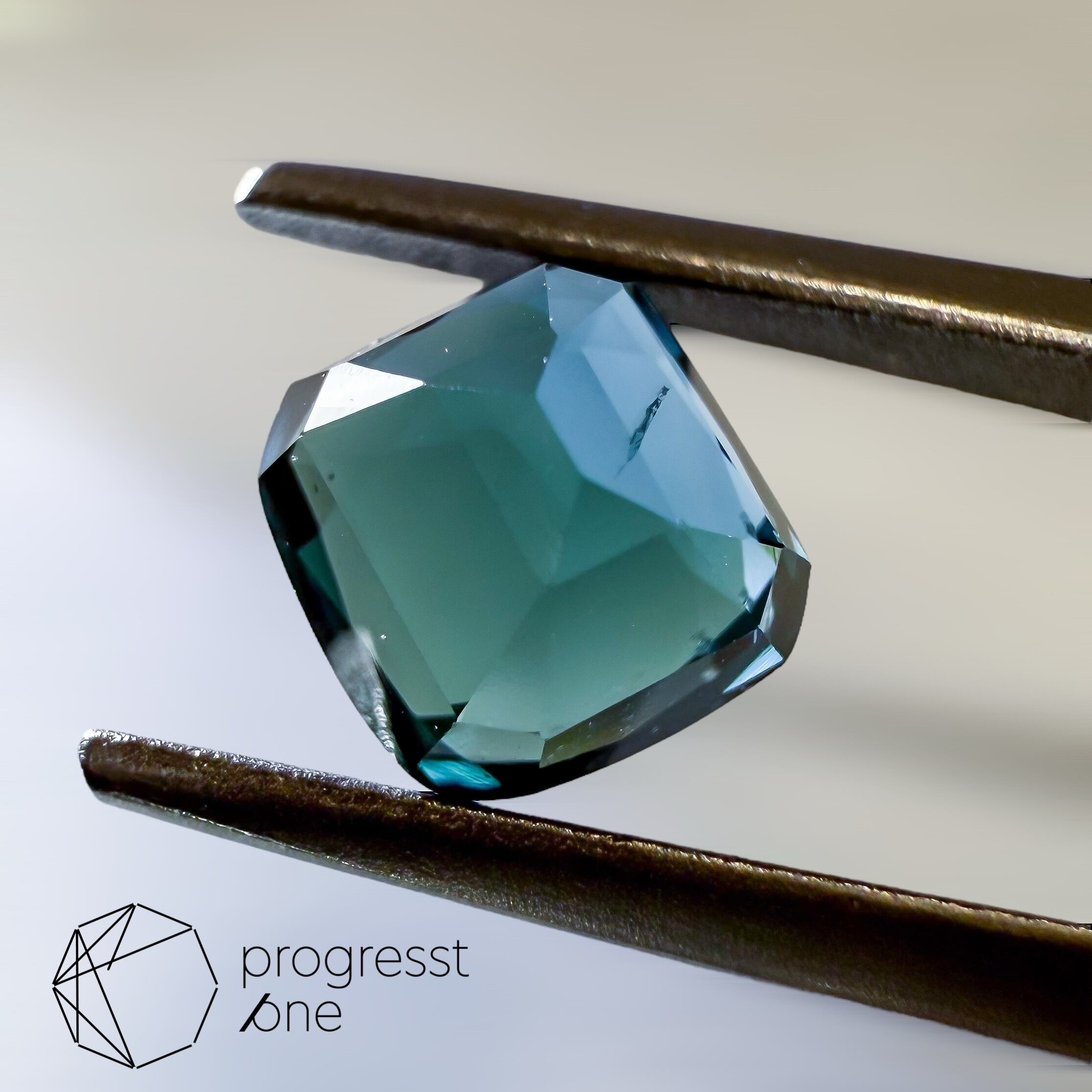 インディゴライトトルマリン(ｲﾝﾃﾞｨｺ)1.095ctソ付 | progresstone