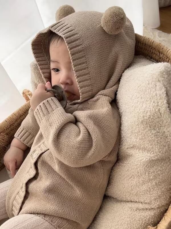 くまニットロンパース♡