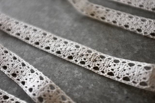 フランス 100x1.8c 小さなお目目とアンティークレース  r50mn