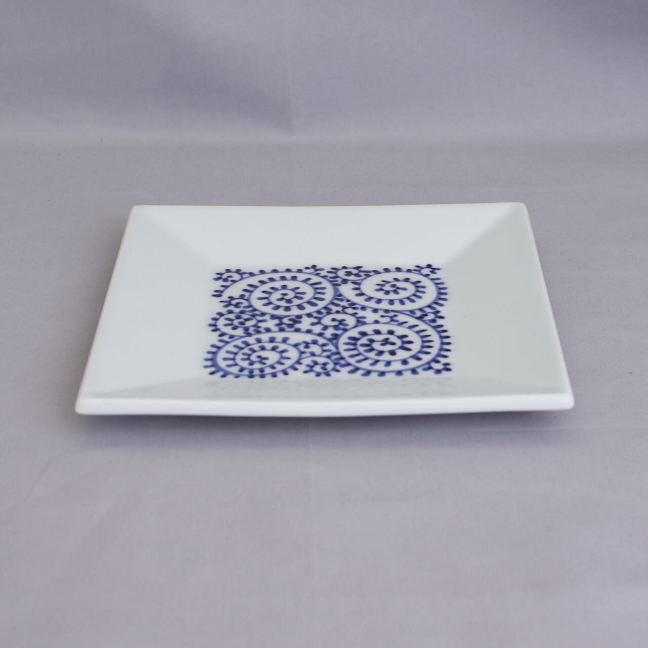 砥部焼 千山窯 角プレート（小） 蛸唐草　内角