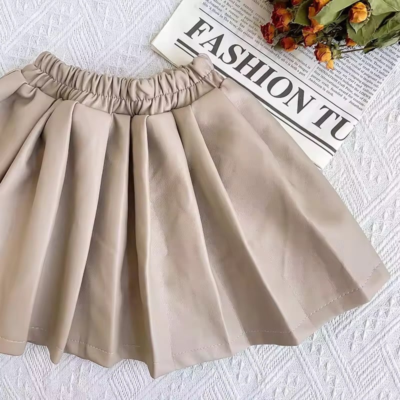 レザー風プリーツミニスカート