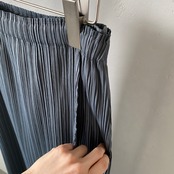【受注予約：7月中旬入荷予定】pleated 【SK】/gray