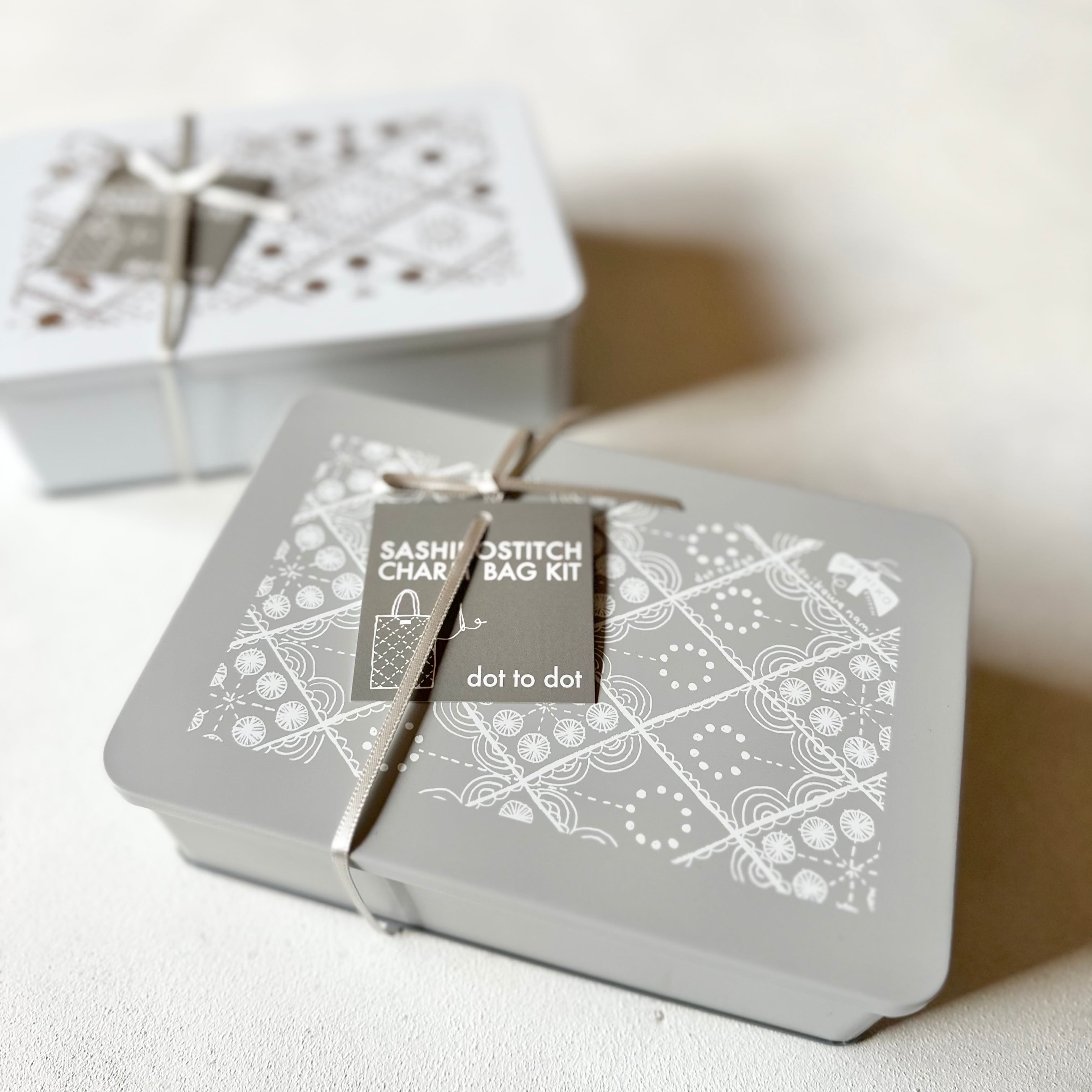 SASHIKOSTITCH チャームバッグキット「たんぽぽの綿毛」(ダークグレー