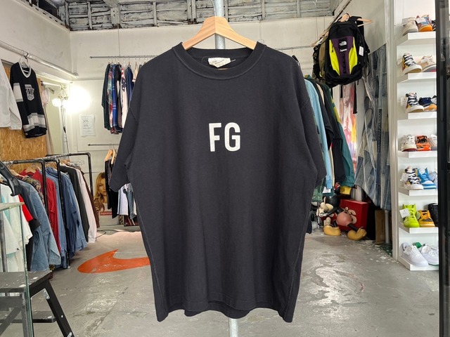 FEAR OF GOD SIXTH COLLECTION FG LOGO TEE VINTAGE BLACK MEDIUM 26707