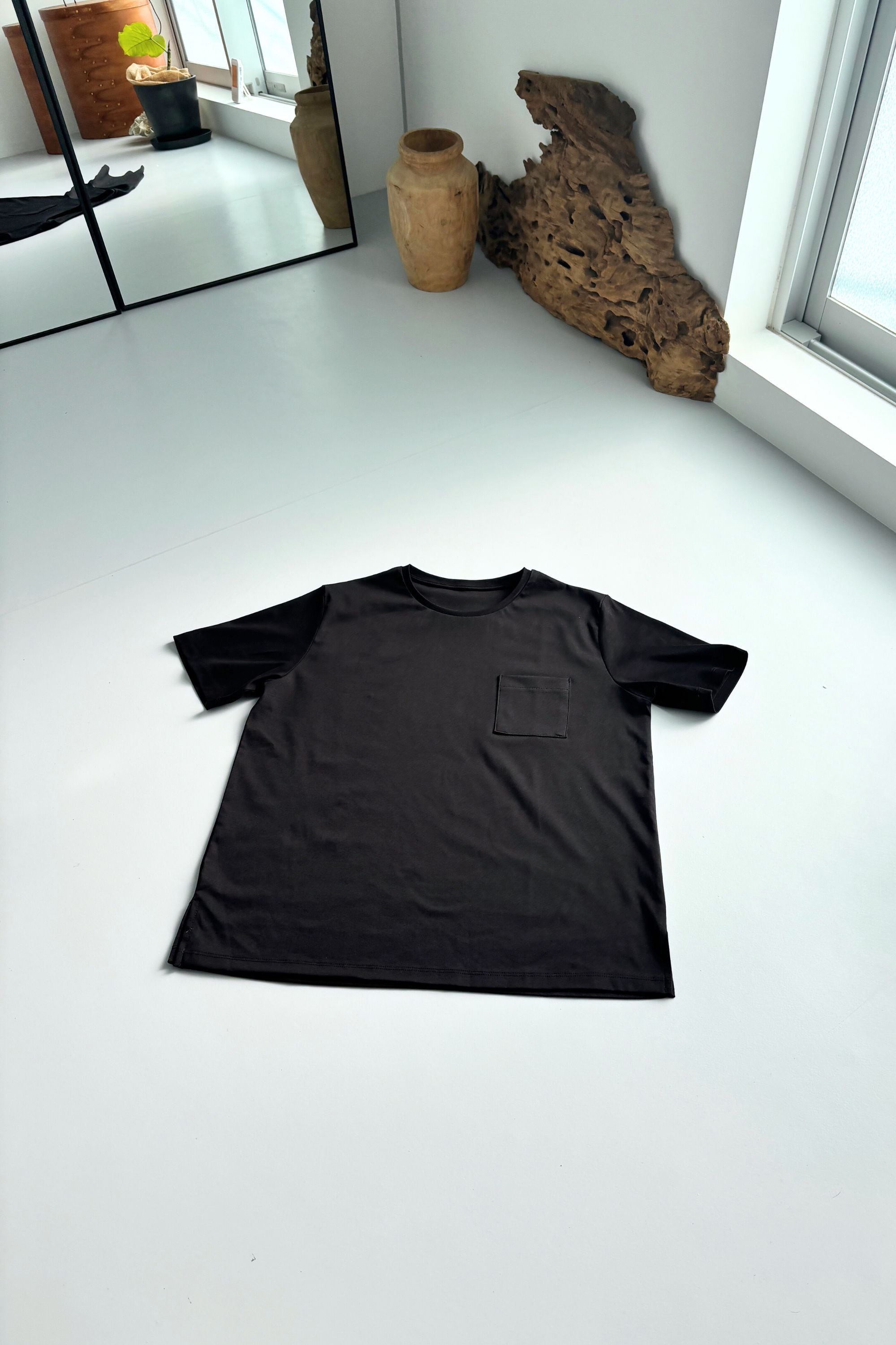 Minimal Pocket Silket T-shirts - BLACK・WHITE・DARK GRAY | seven