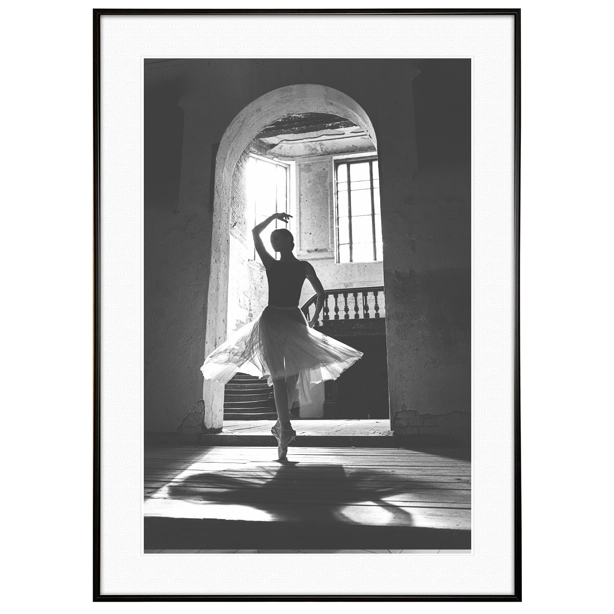人物写真 チュチュを着て部屋で踊る女性 インテリアモノクロアートポスター額装 AS2478