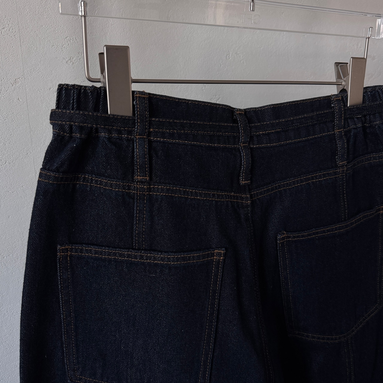 【受注予約:1月下旬入荷予定】ベルト付ステッチデザインカーブデニムPT/インディゴ