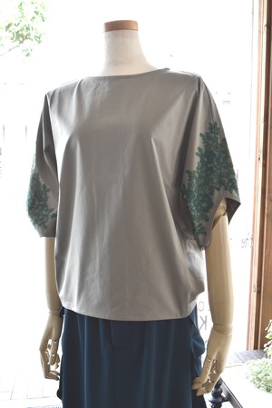 NAPATA MELLOE (ナパータメロエ) 26A/W プルオーバーTOPS