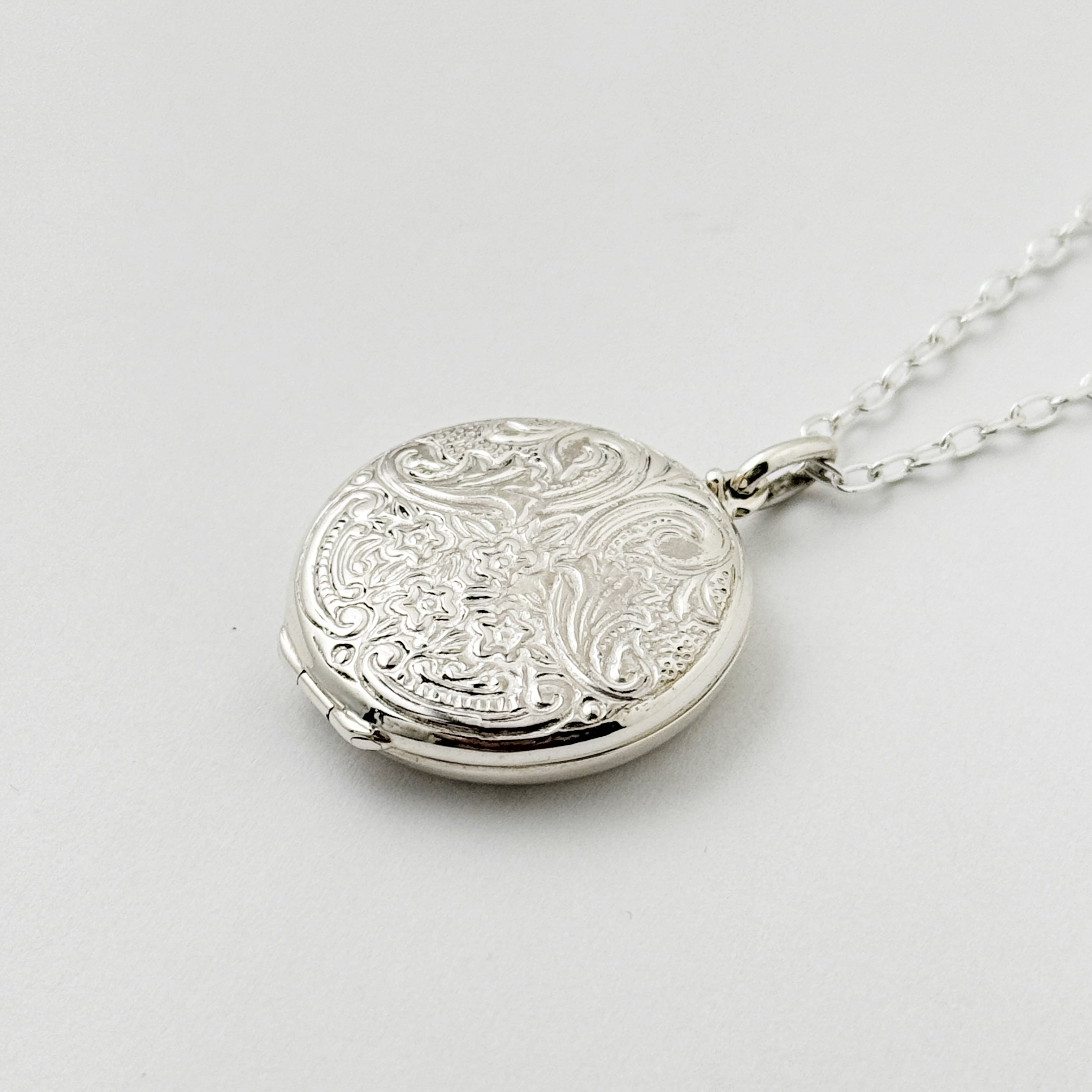 フラワー ブーケ ラウンド 懐中時計みたいな ロケット