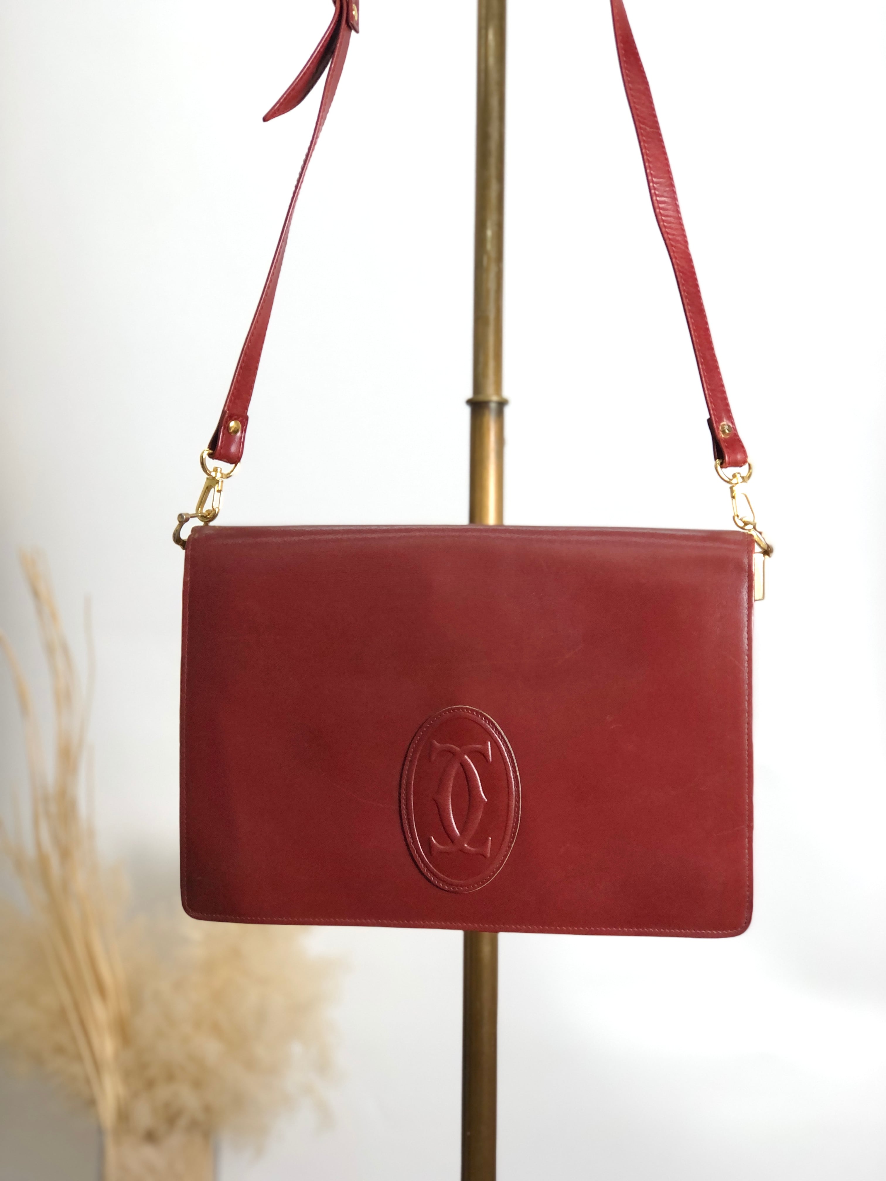 Cartier カルティエ ショルダーバッグ ボルドー ロゴ レザー フラップ 