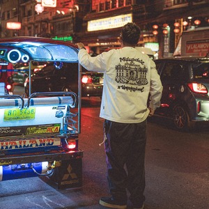 Vintage Ruined Wishing Well Graphic Long-Sleeve Tee A2048