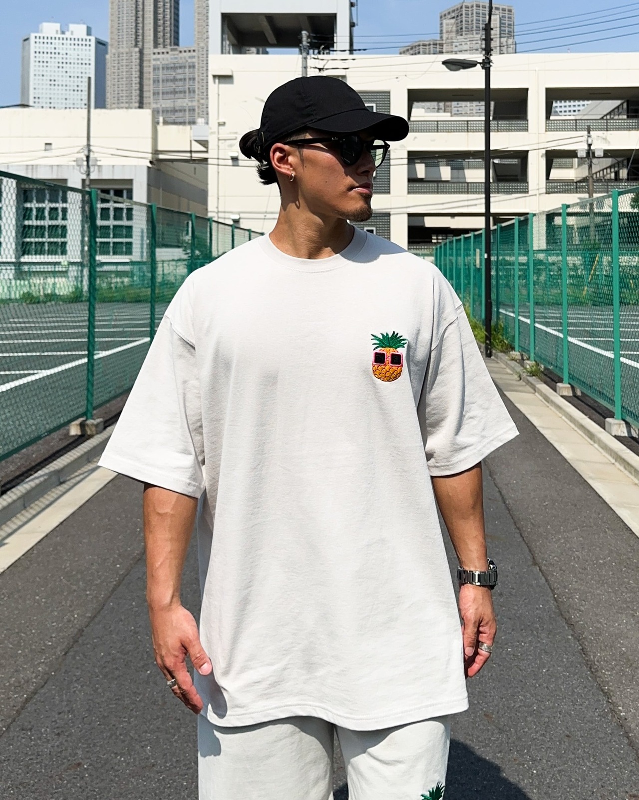 PINEAPPLE MAGNUM WEIGHT BIG SILHOUETTE T-SHIRT - FROST GRAY