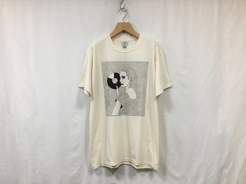 APOLLO333 “ ビリビリガールTシャツ” Kinari