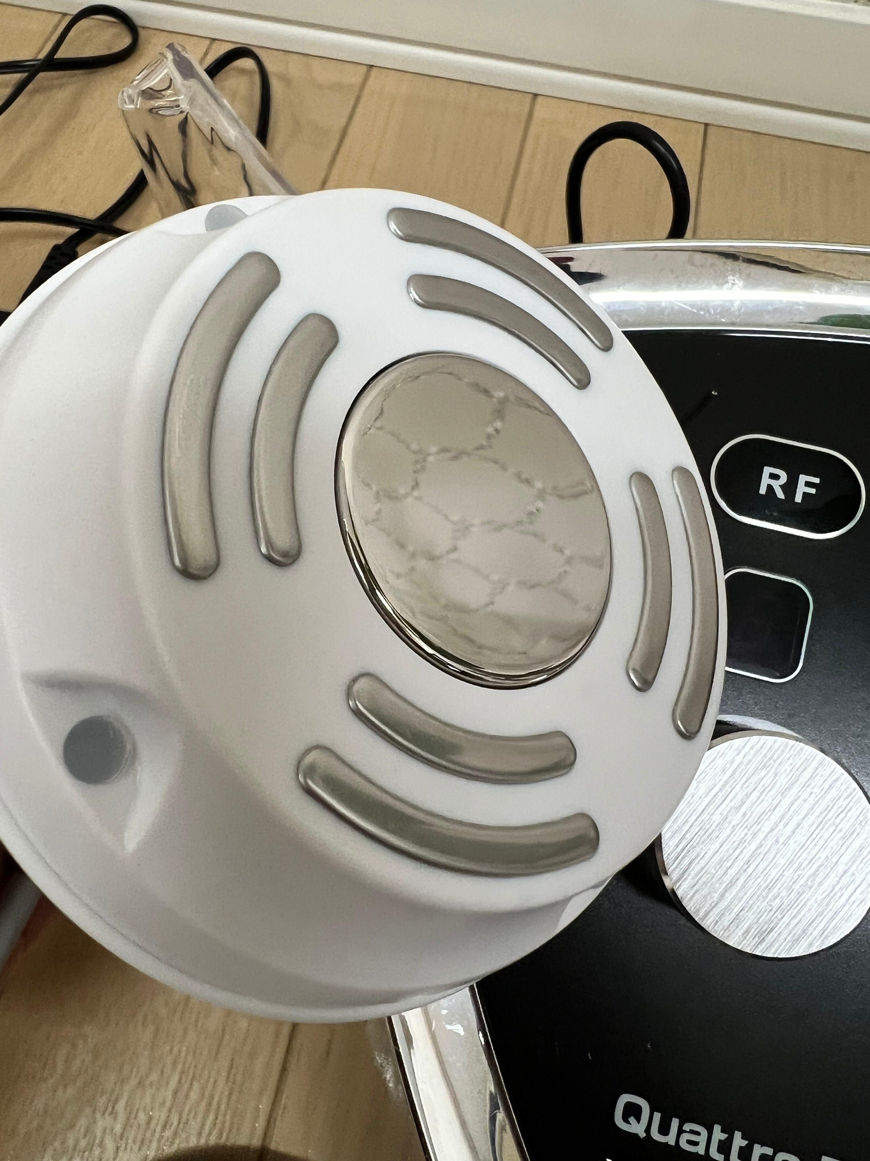 クワトロバーストキャビプレミア キャビテーション EMS RF 美容機器