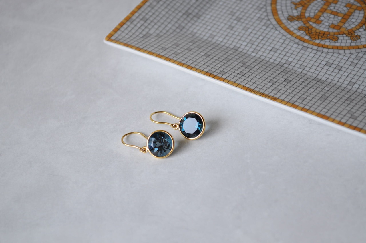 運命と奇跡の扉が開く石