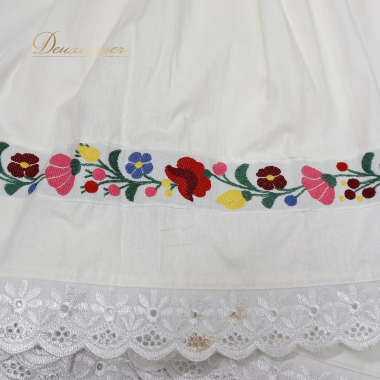 フォークダンス 衣装 スカート ホワイト系 花柄 刺繍 チロリアン チロルスカート 白 赤 青 黄 ハンガリー製 かわいい カントリー ダンス衣装 練習 レッスン イベント カラフル レッド系 ピンク系 ブルー系 イエロー系 グリーン系