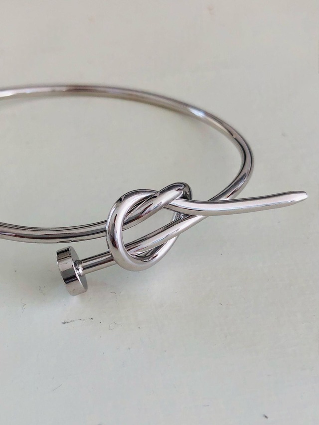 Knot Silver Bangle