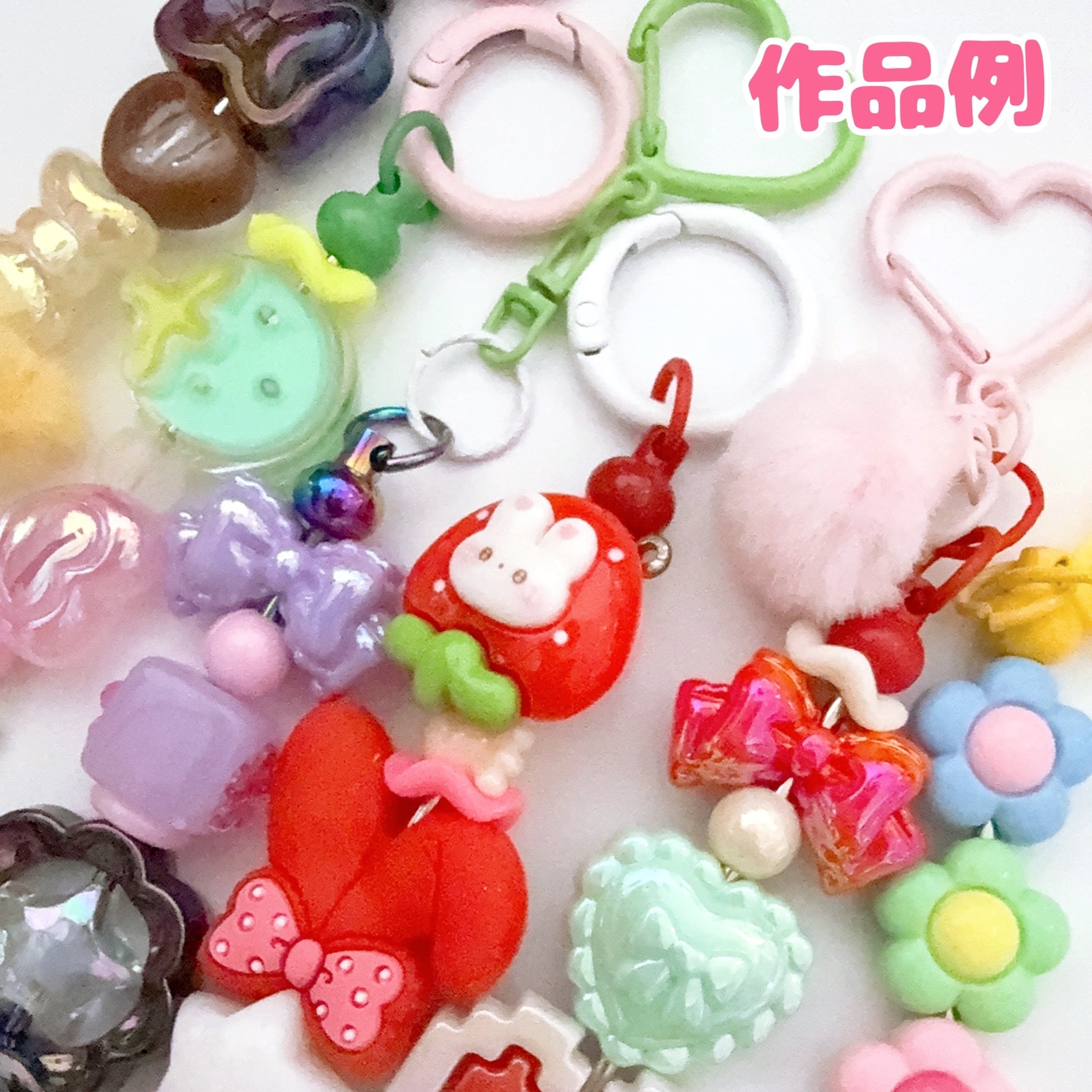 K56）ゆめかわモチーフmix ビーズ 5個入り 大穴 ループ パラコード
