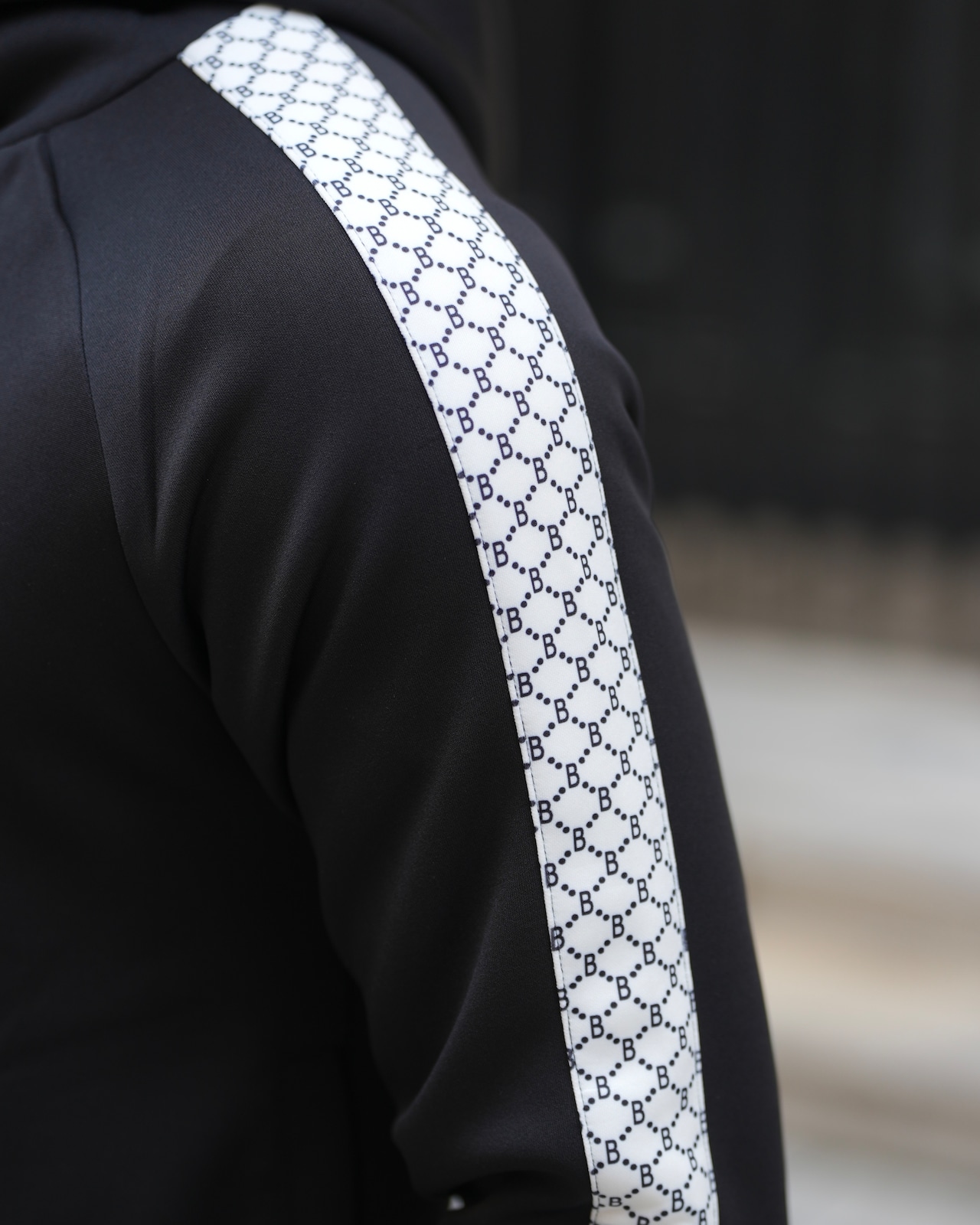 MONOGRAM LINE SWEAT HOODIE【BB25032】