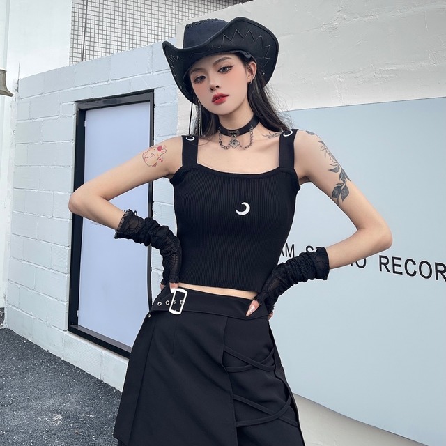 ダークトップス ブラックニットクロップトップ シャツ レッド 刺繍 ケッペル31994200978