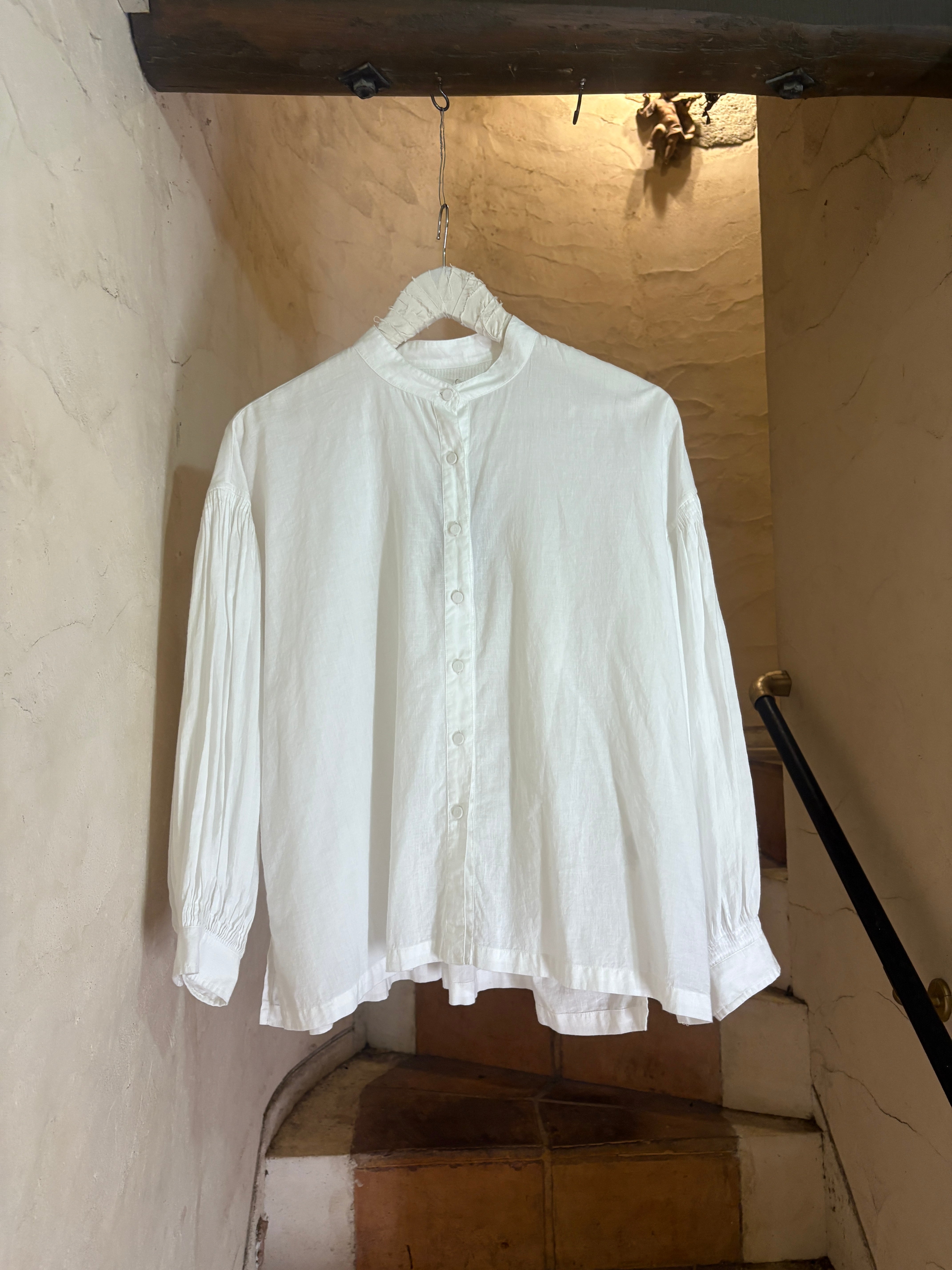 maison de soil | 100s KHADI PLAIN BANDED COLLAR SHIRTS WITH MINI PINTUCK-off white