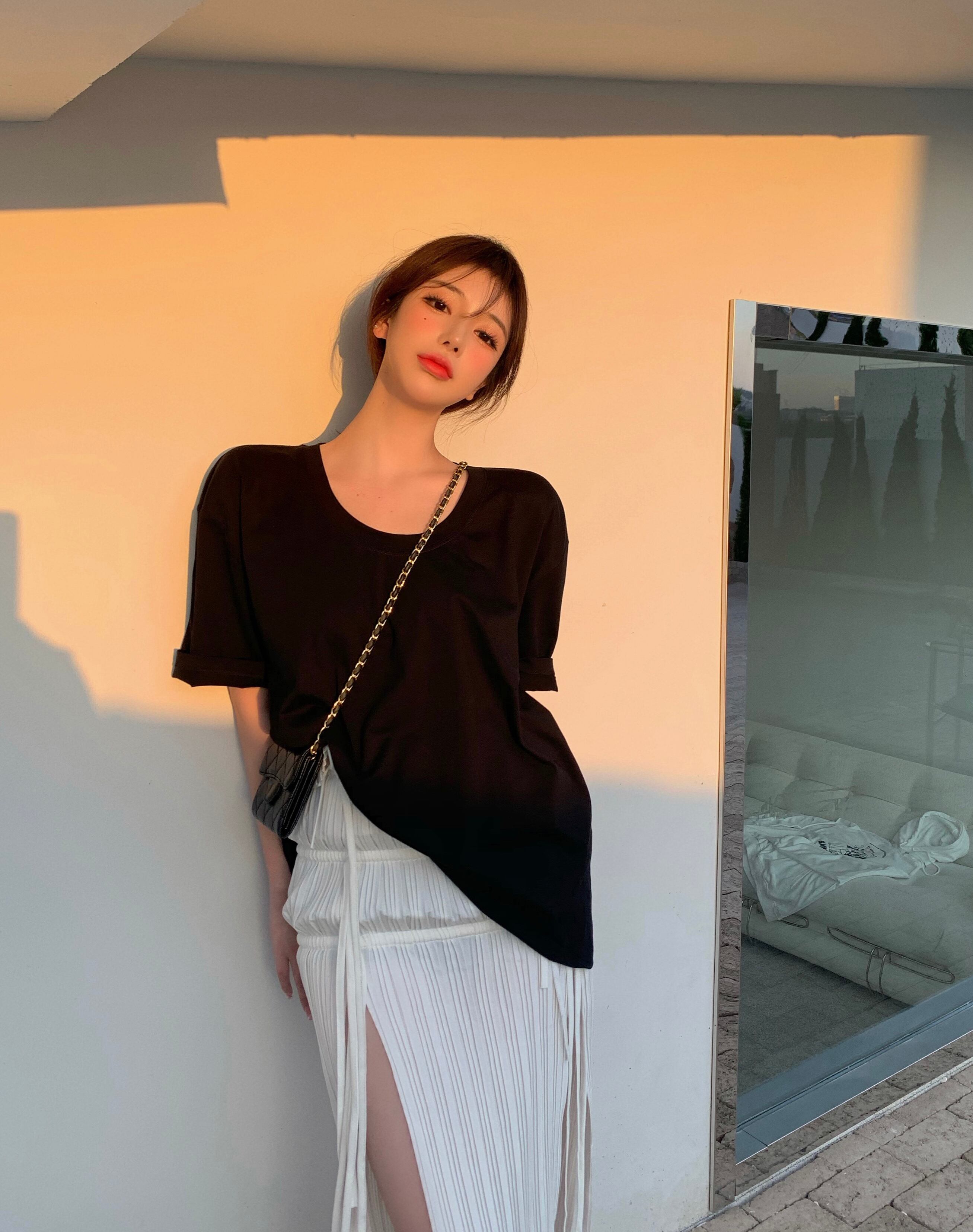 Tシャツ スタイルルーズ薄手ブラックトップス サマー 夏物 ブラックストロベリース63657621863