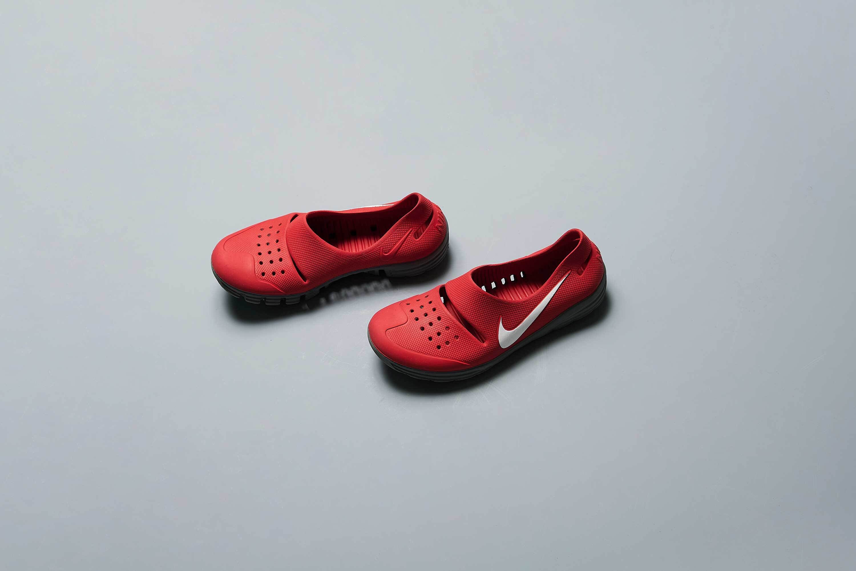 NIKE SOLAR SOFT SANDAL | RED | PLAYGROUND | スニーカーショップ