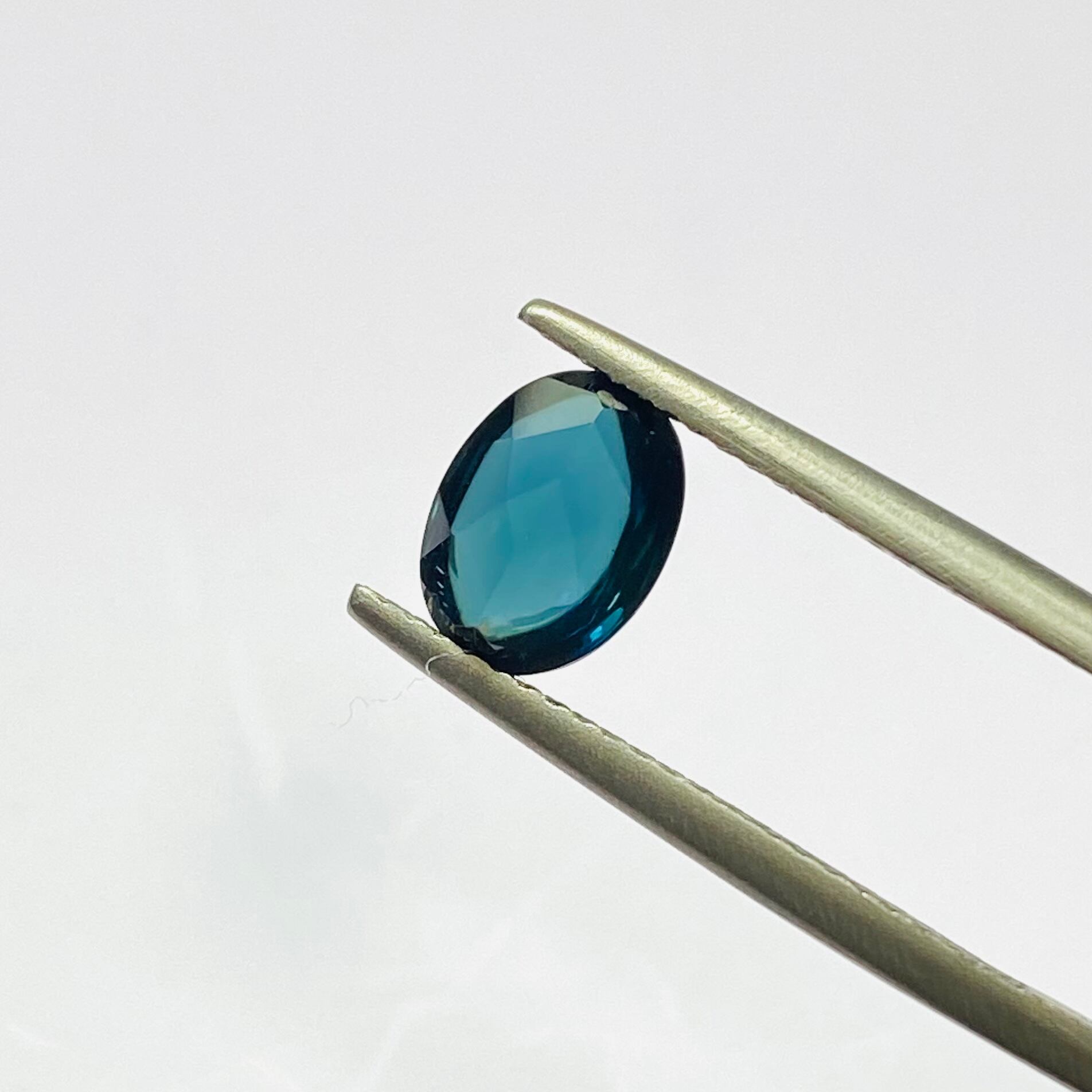 バフトップのかわいいインディゴライト