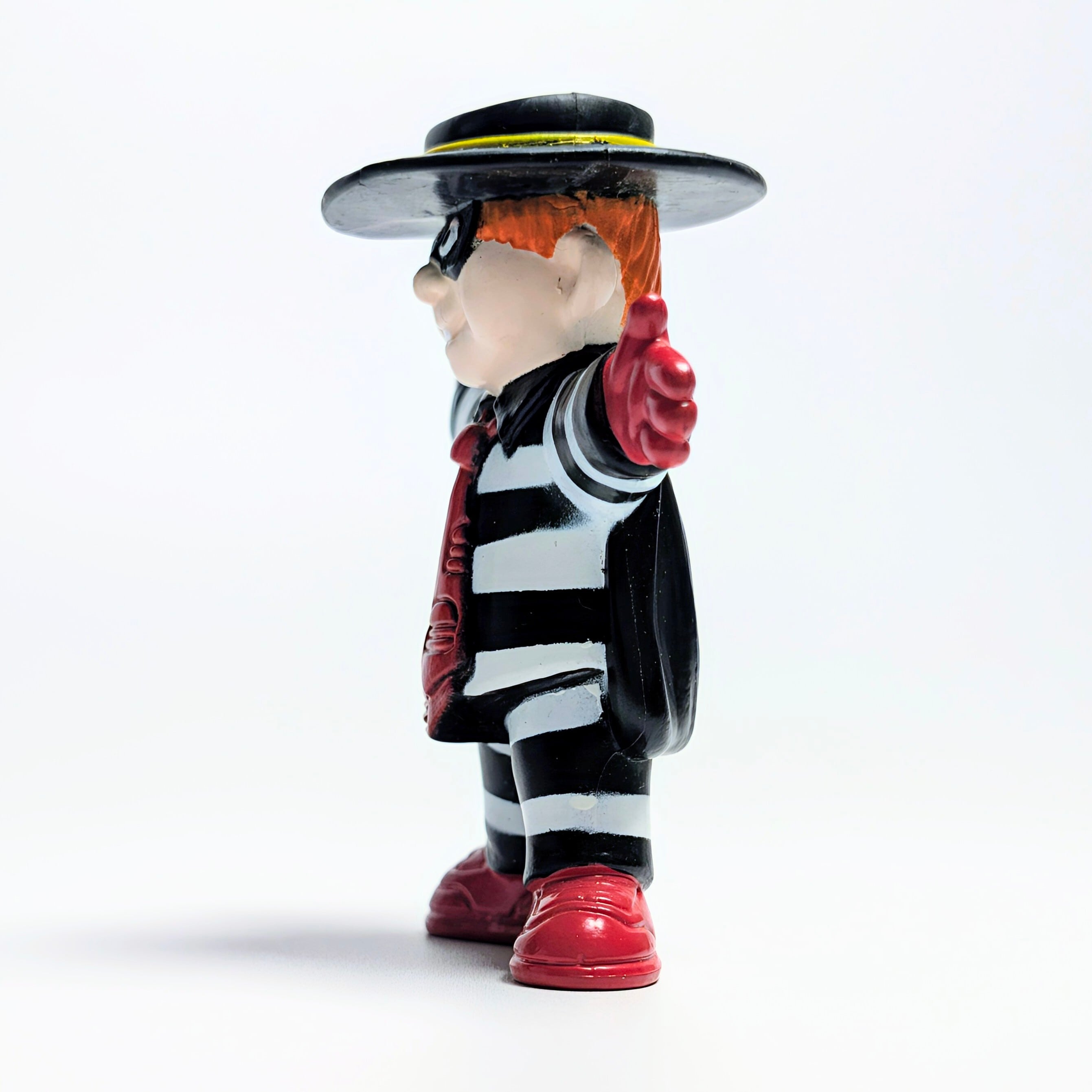 ☆ DEADSTOCK / VINTAGE 1995☆【 McDonald's  ( マクドナルド ) 】1995年海外マクドナルドミールトイ / ハロウィンシリーズ『 What am I going to be for HALLOWEEN? 』the Hamburglar ハンバーグラー / ハッピーミール 〚アメリカン雑貨 アメトイ〛