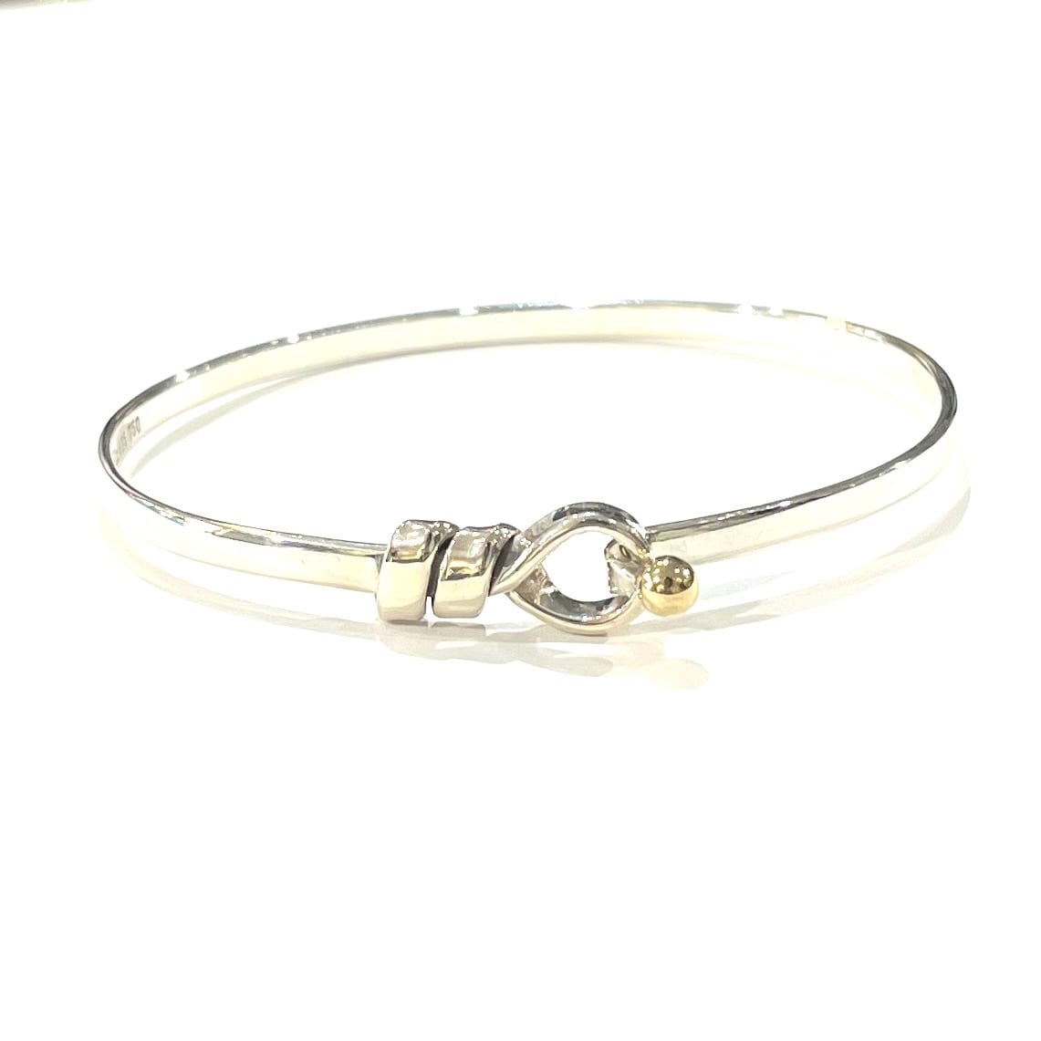 Tiffany & Co. シルバーオープンバングル TIFFANY&CO.】2464 オープン フックバングル／シルバー925×K18YG／洗練