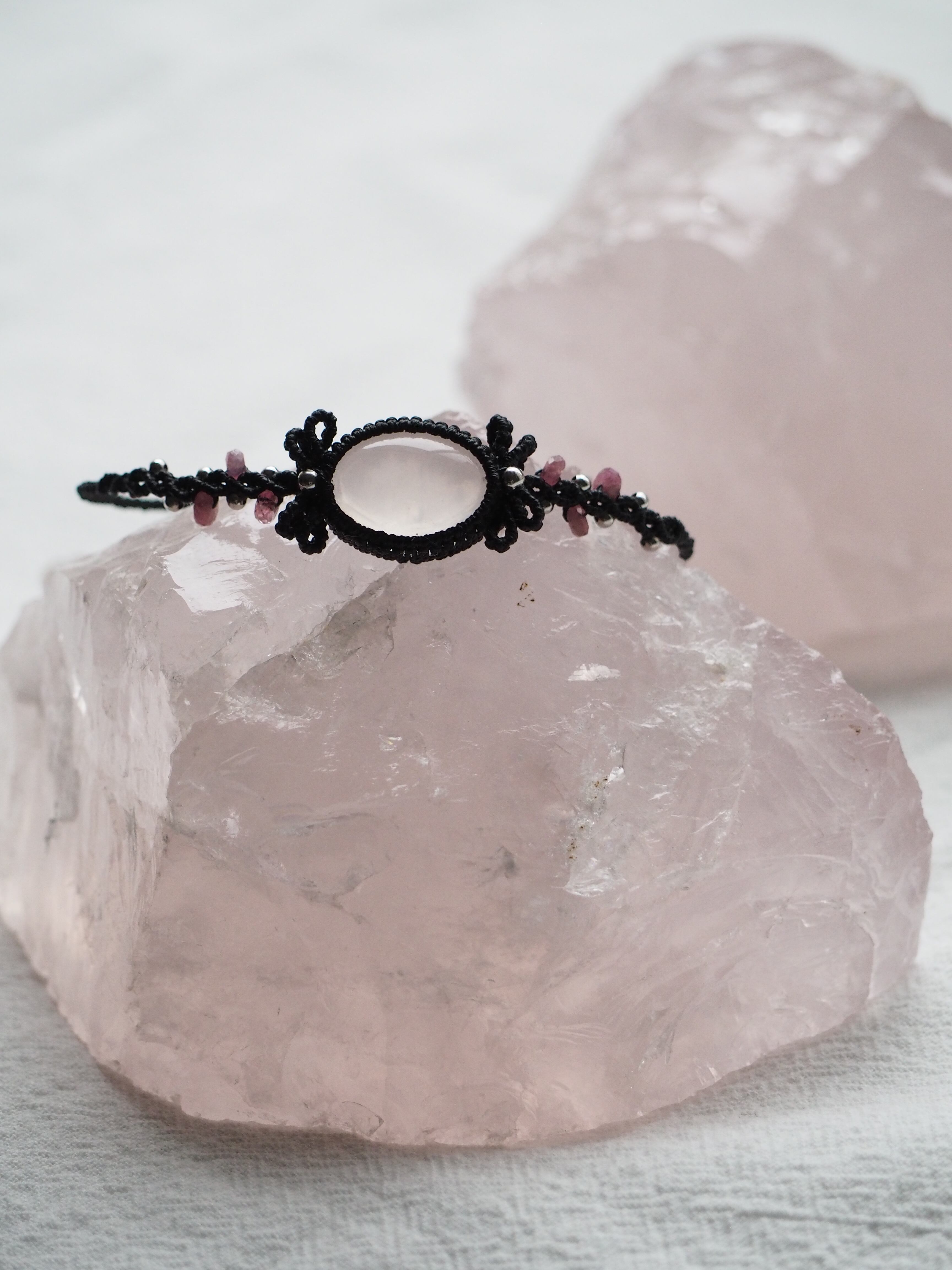 ローズクォーツ マクラメ編みブレスレット 【Lina】シリーズ | I me.