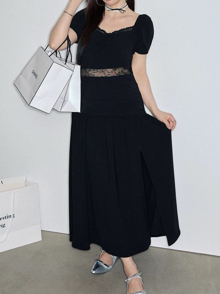 モードにキマるさり気ない肌見せ ウエストレース切替ロングワンピース