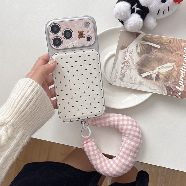 【iPhone17-12対応】誰とも被らないゾ！ハートのドット柄◎韓国ケース マットシルバー フェイクレザー クマさん かわいい スマホケース 【iPhone17-12対応】誰とも被らないゾ！ハートのドット柄◎韓国ケース マットシルバー フェイクレザー クマさん かわいい スマホケース ND-16624