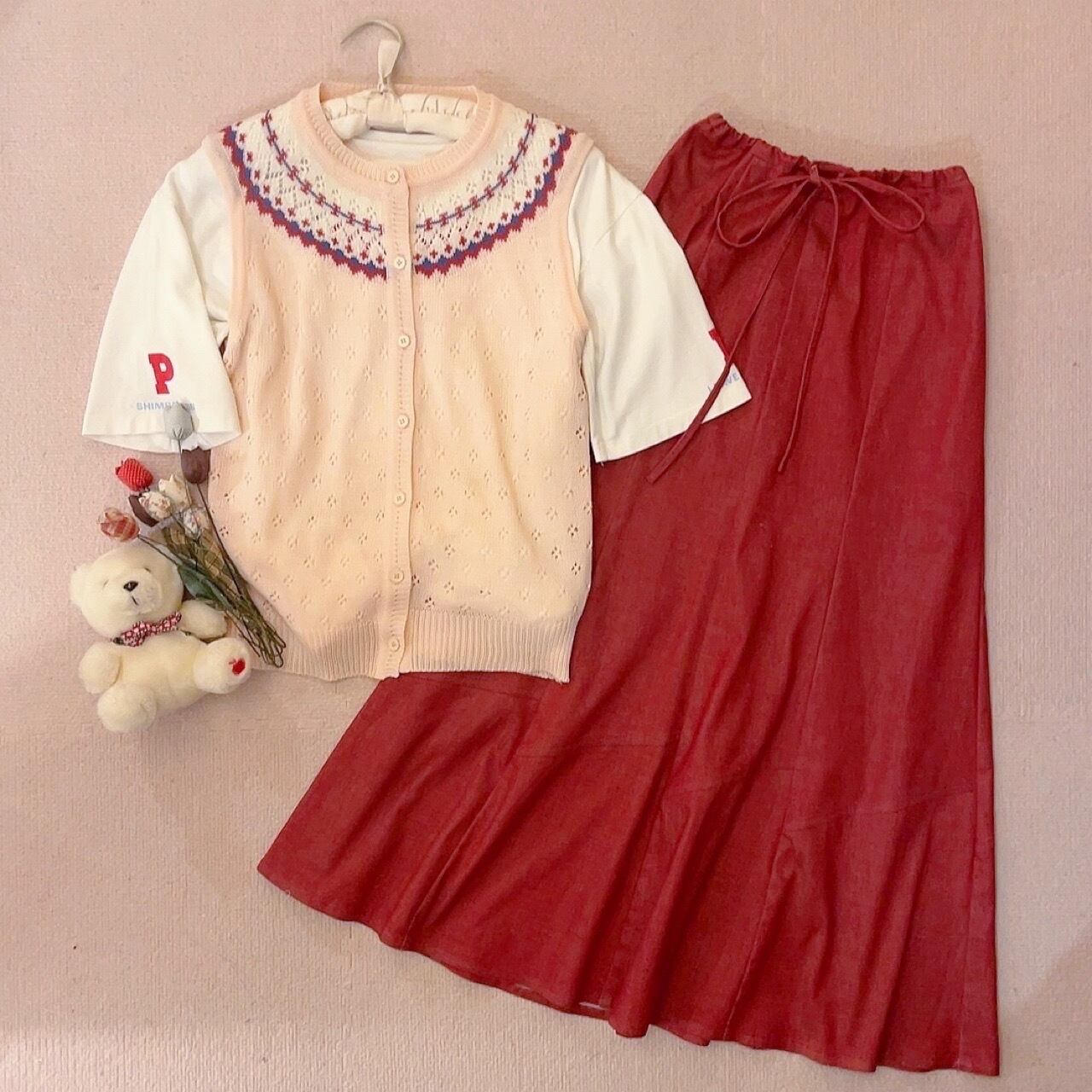 centripetal pattern pink vest