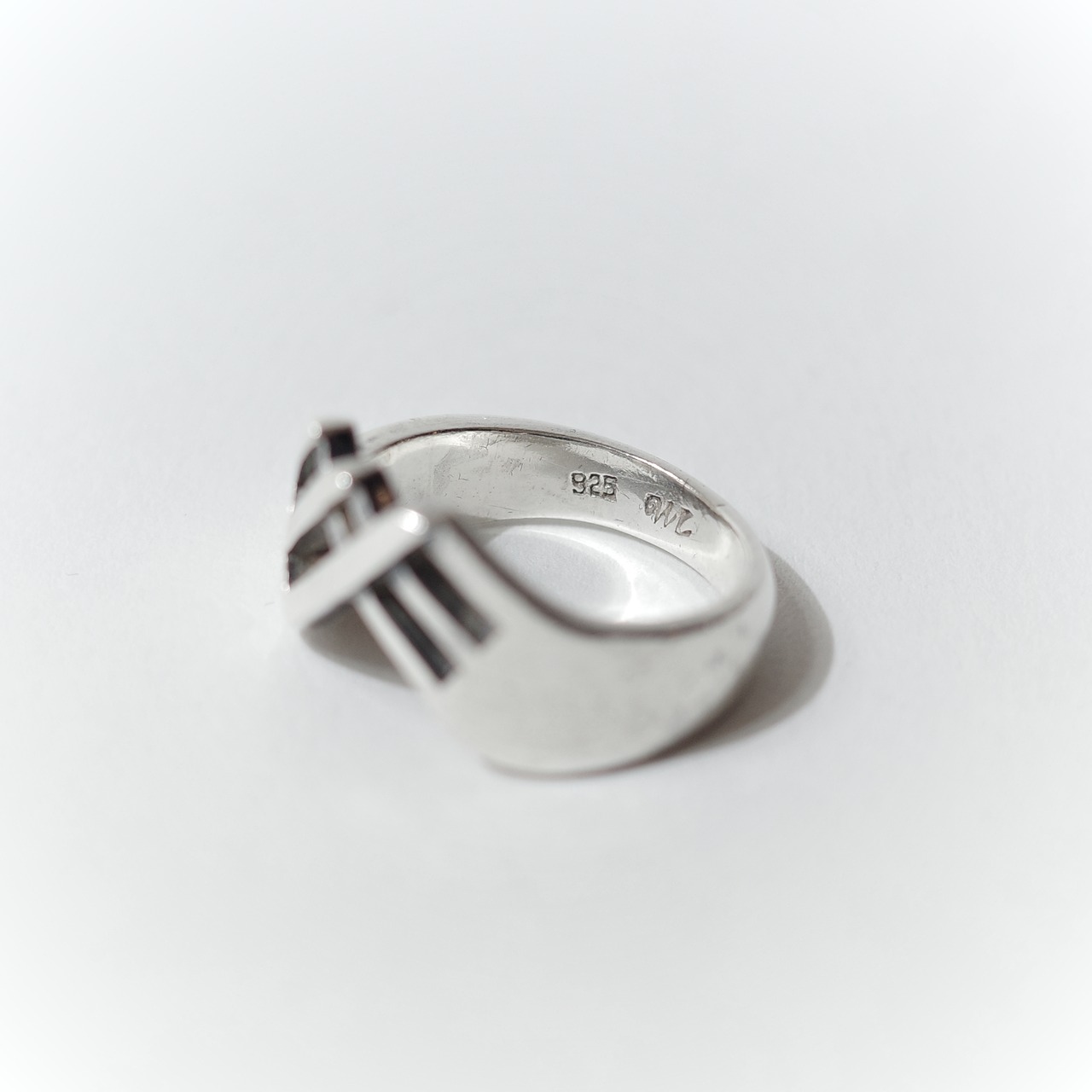 HAND RING